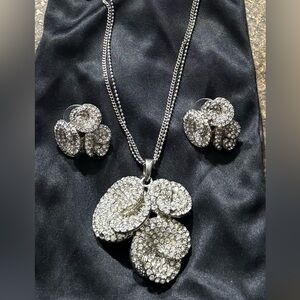 Park Lane Calla Lilly Necklace and Earrings EUC